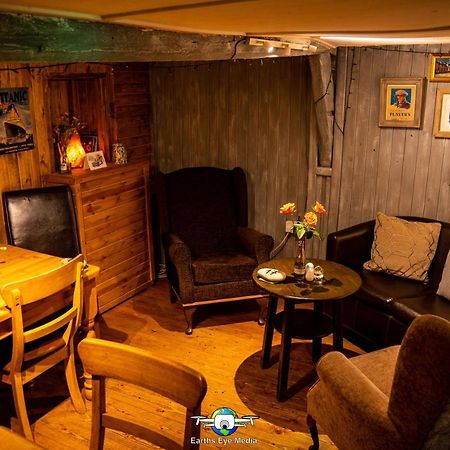 The Bear Inn 兰达弗里 外观 照片
