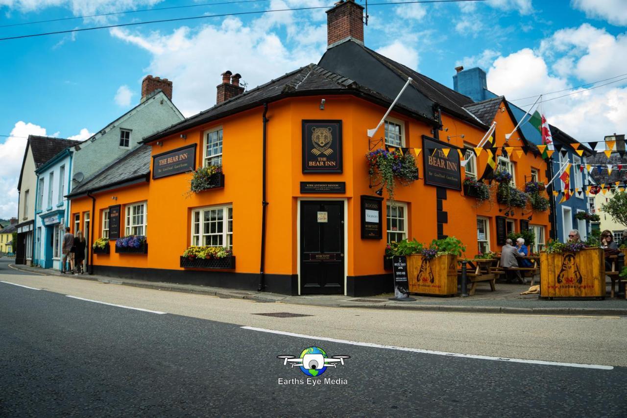 The Bear Inn 兰达弗里 外观 照片