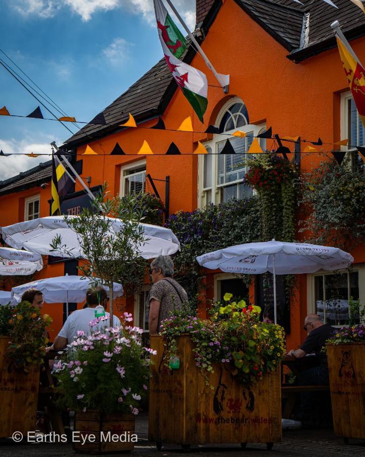 The Bear Inn 兰达弗里 外观 照片