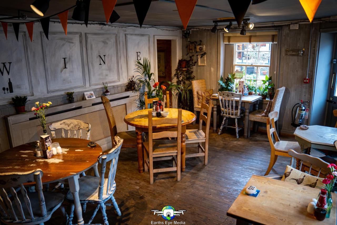 The Bear Inn 兰达弗里 外观 照片